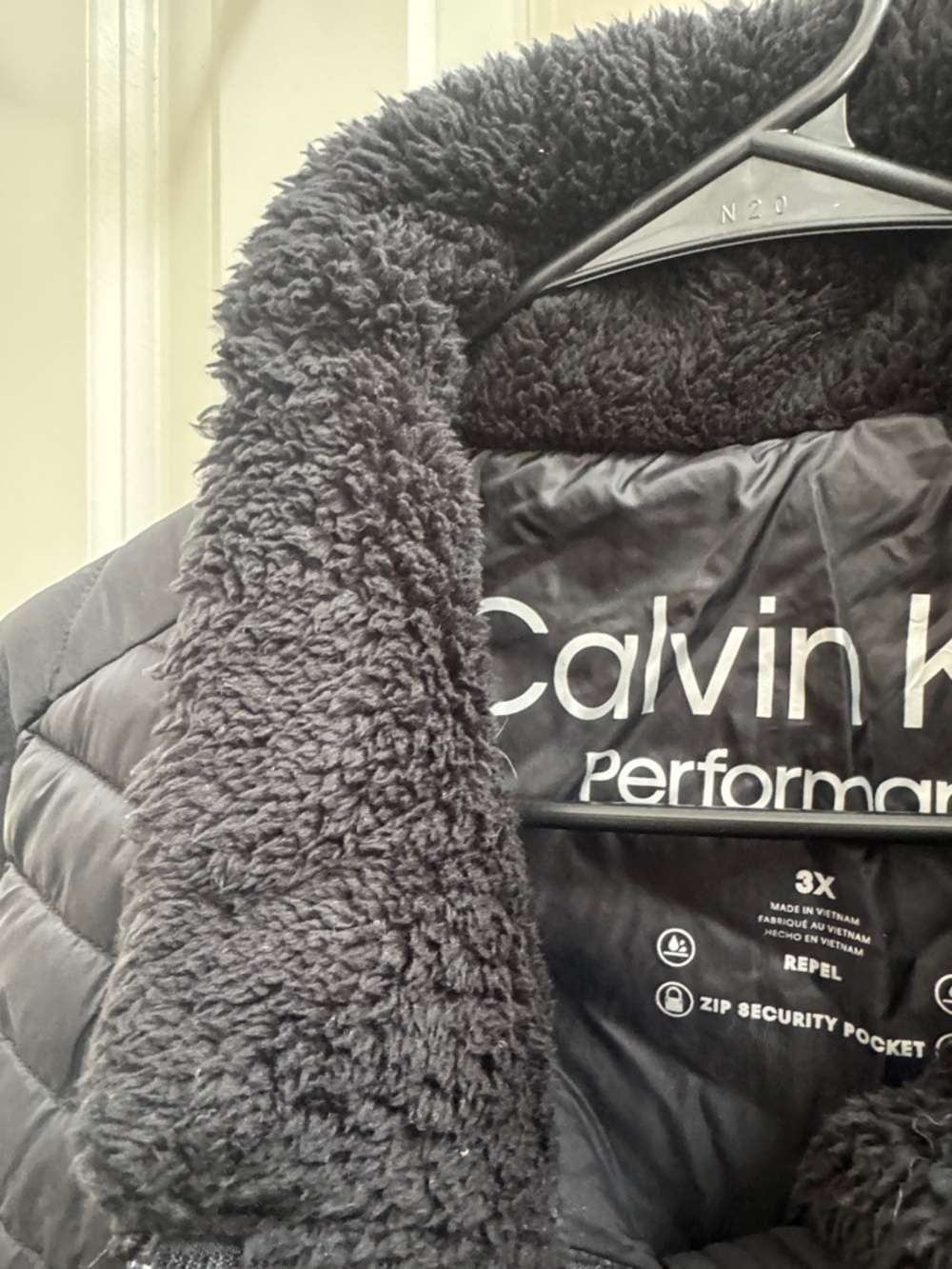 Calvin Klein Black Quilted Performance Vest - Picture 5 of 8